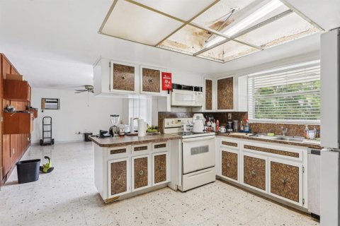 Casa en venta en Miami, Florida, 6 dormitorios, 322.93 m2 № 2250354 - foto 11