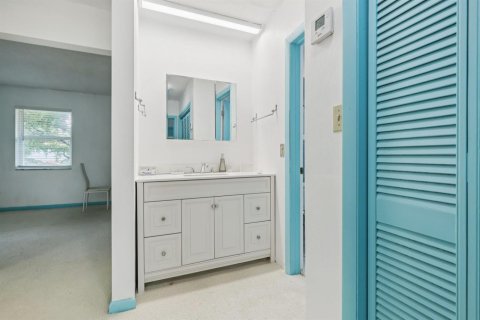 Casa en venta en Miami, Florida, 6 dormitorios, 322.93 m2 № 2250354 - foto 27
