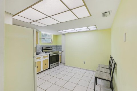 Casa en venta en Miami, Florida, 6 dormitorios, 322.93 m2 № 2250354 - foto 24