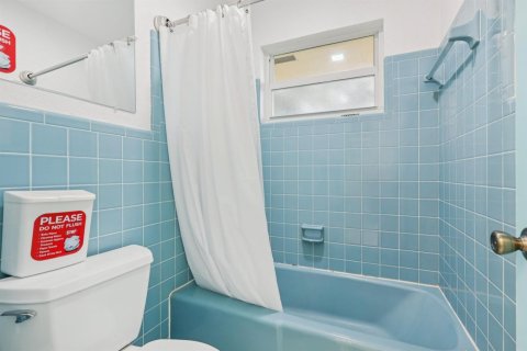 Casa en venta en Miami, Florida, 6 dormitorios, 322.93 m2 № 2250354 - foto 26