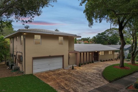 Casa en Miami, Florida 6 dormitorios, 322.93 m2 № 2250354