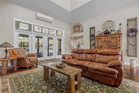 House in Fort Myers, Florida 3 bedrooms, 229.1 sq.m. № 1447519 - photo 7