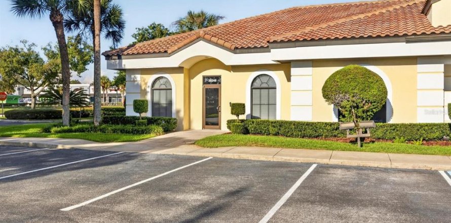 Immobilier commercial à Haines City, Floride № 2398454