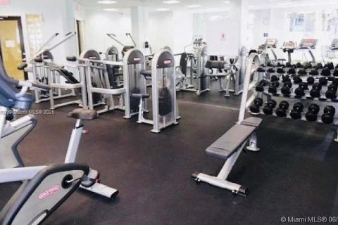 Condominio en venta en Hollywood, Florida, 1 dormitorio, 84.08 m2 № 1985649 - foto 9