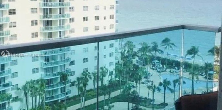 Condominio en Hollywood, Florida, 1 dormitorio № 1985649