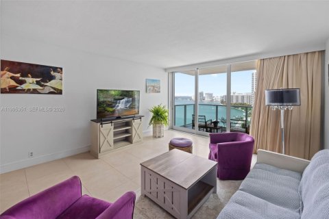 Condo in Miami Beach, Florida, 1 bedroom  № 2064630 - photo 6