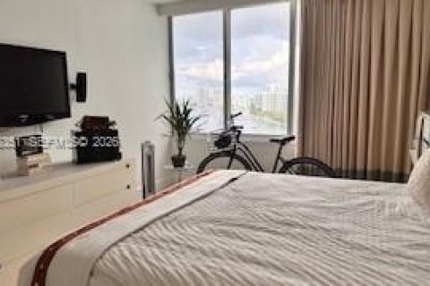 Condo in Miami Beach, Florida, 1 bedroom  № 2064630 - photo 3