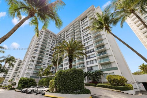Condo in Miami Beach, Florida, 1 bedroom  № 2064630 - photo 18