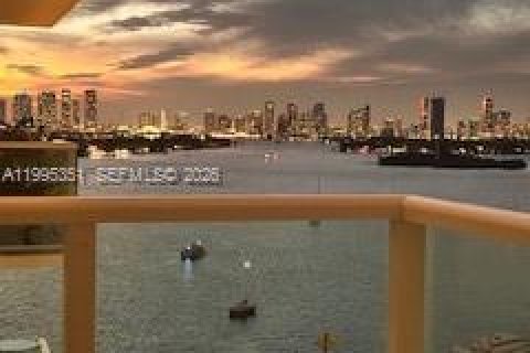 Condo in Miami Beach, Florida, 1 bedroom  № 2064630 - photo 19