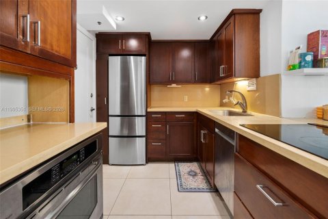 Condo in Miami Beach, Florida, 1 bedroom  № 2064630 - photo 10