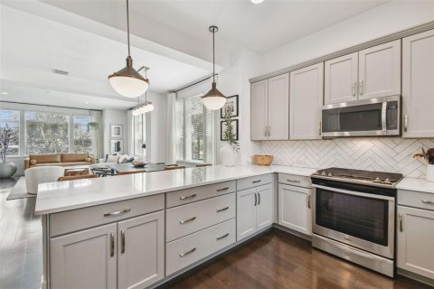 Townhouse in Tampa, Florida 3 bedrooms, 190.91 sq.m. № 1831267 - photo 14