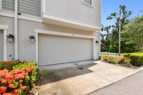 Townhouse in Tampa, Florida 3 bedrooms, 190.91 sq.m. № 1831267 - photo 22