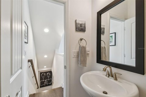 Townhouse in Tampa, Florida 3 bedrooms, 190.91 sq.m. № 1831267 - photo 15