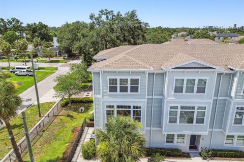 Townhouse in Tampa, Florida 3 bedrooms, 190.91 sq.m. № 1831267 - photo 25