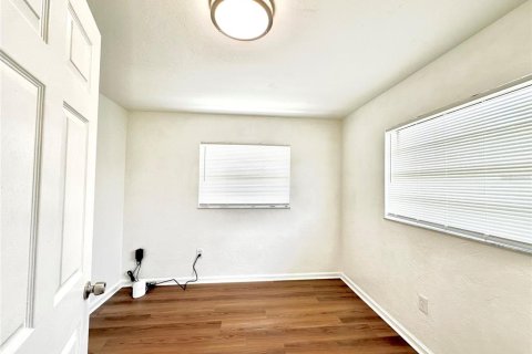 Propiedad comercial en venta en North Port, Florida, 6 dormitorios, 214.05 m2 № 1782453 - foto 24