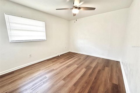 Propiedad comercial en venta en North Port, Florida, 6 dormitorios, 214.05 m2 № 1782453 - foto 17
