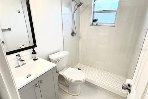 Propiedad comercial en venta en North Port, Florida, 6 dormitorios, 214.05 m2 № 1782453 - foto 13