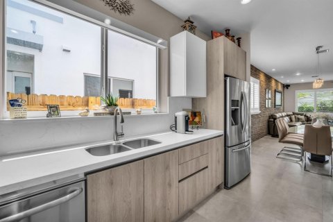 Townhouse in Fort Lauderdale, Florida 3 bedrooms, 220.92 sq.m. № 2087626 - photo 5