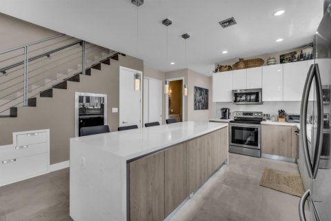 Townhouse in Fort Lauderdale, Florida 3 bedrooms, 220.92 sq.m. № 2087626 - photo 4