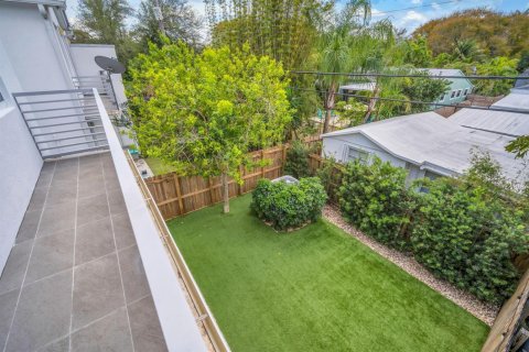 Townhouse in Fort Lauderdale, Florida 3 bedrooms, 220.92 sq.m. № 2087626 - photo 13