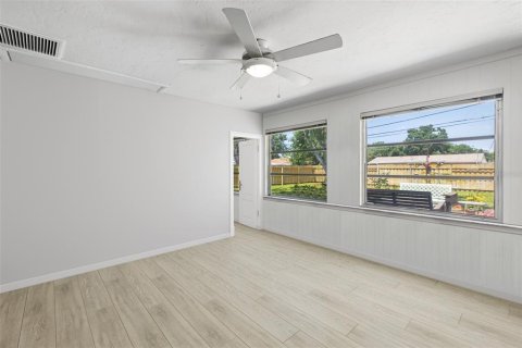 Купить виллу или дом в Энглвуд, Флорида 6 комнат, 164.99м2, № 1528580 - фото 29