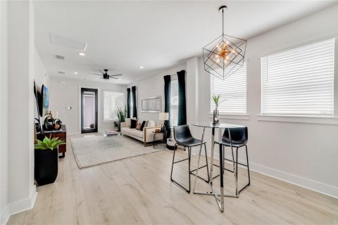 Casa en alquiler en Orlando, Florida, 2 dormitorios, 134.71 m2 № 1808306 - foto 10