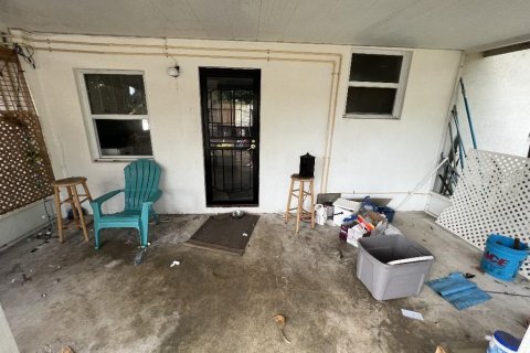 House in Sarasota, Florida 2 bedrooms, 119.94 sq.m. № 1772149 - photo 5