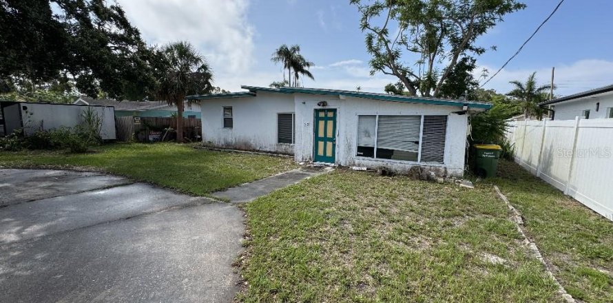 House in Sarasota, Florida 2 bedrooms, 119.94 sq.m. № 1772149