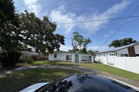 House in Sarasota, Florida 2 bedrooms, 119.94 sq.m. № 1772149 - photo 4