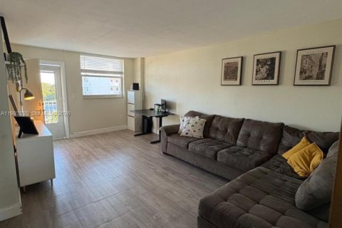 Copropriété à vendre à Miami Beach, Floride: 1 chambre, 61.5 m2 № 2057279 - photo 14