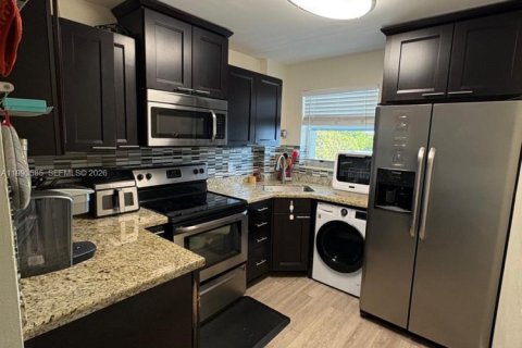 Copropriété à vendre à Miami Beach, Floride: 1 chambre, 61.5 m2 № 2057279 - photo 2