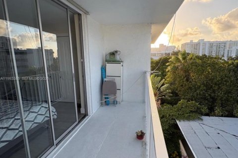Copropriété à vendre à Miami Beach, Floride: 1 chambre, 61.5 m2 № 2057279 - photo 13