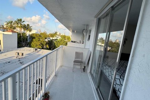 Copropriété à vendre à Miami Beach, Floride: 1 chambre, 61.5 m2 № 2057279 - photo 6