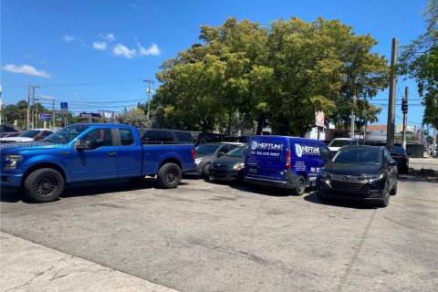 Commercial property in Miami, Florida № 1867613 - photo 5