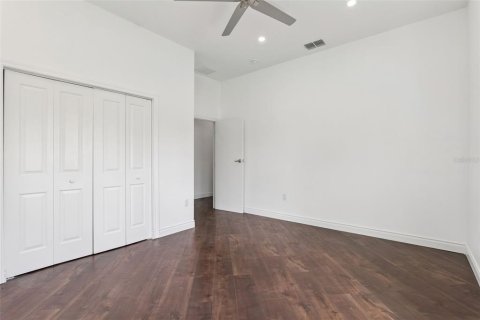 Casa en venta en Orlando, Florida, 5 dormitorios, 209.12 m2 № 2385590 - foto 12