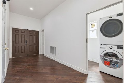 Casa en venta en Orlando, Florida, 5 dormitorios, 209.12 m2 № 2385590 - foto 24