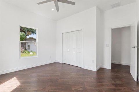 Casa en venta en Orlando, Florida, 5 dormitorios, 209.12 m2 № 2385590 - foto 10