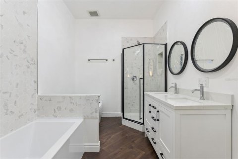 Casa en venta en Orlando, Florida, 5 dormitorios, 209.12 m2 № 2385590 - foto 18