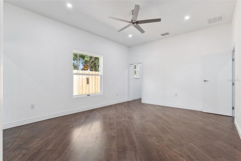 Casa en venta en Orlando, Florida, 5 dormitorios, 209.12 m2 № 2385590 - foto 4