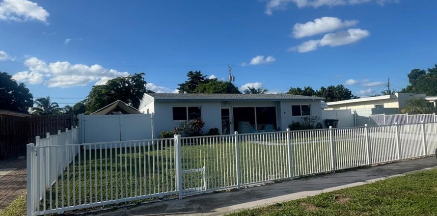 Villa ou maison à Lake Worth, Floride 3 chambres, 150.41 m2 № 2433407