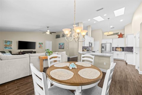 House in Riverview, Florida 4 bedrooms, 222.97 sq.m. № 2393654 - photo 20