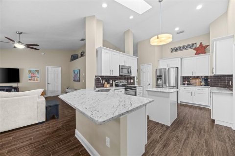 House in Riverview, Florida 4 bedrooms, 222.97 sq.m. № 2393654 - photo 17