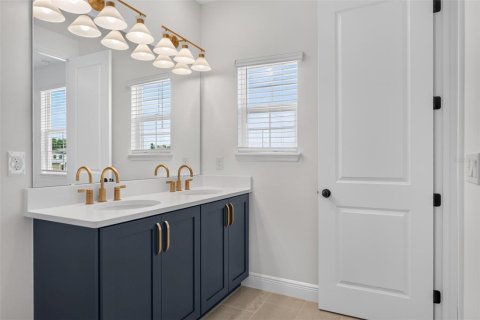 Townhouse in Windermere, Florida 3 bedrooms, 157.84 sq.m. № 2379752 - photo 18