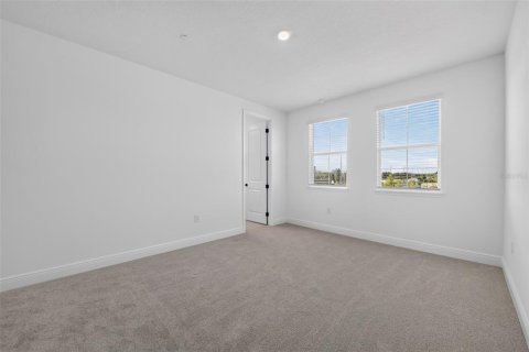 Townhouse in Windermere, Florida 3 bedrooms, 157.84 sq.m. № 2379752 - photo 16