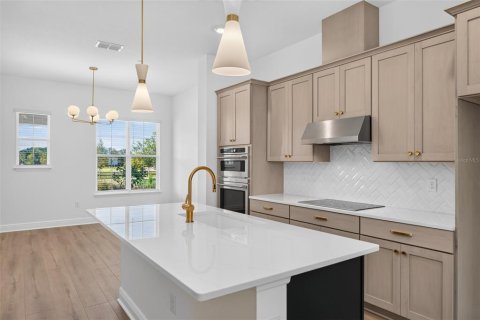 Townhouse in Windermere, Florida 3 bedrooms, 157.84 sq.m. № 2379752 - photo 6