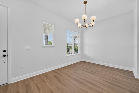 Townhouse in Windermere, Florida 3 bedrooms, 157.84 sq.m. № 2379752 - photo 10