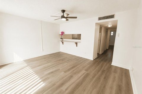Copropriété à louer à Tampa, Floride: 1 chambre, 54.44 m2 № 2112347 - photo 4