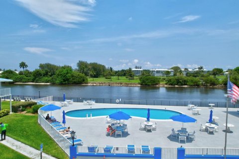 Condo in Boynton Beach, Florida, 2 bedrooms № 2186933
