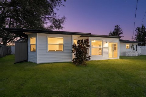 Villa ou maison à louer à Venice, Floride: 2 chambres, 145.11 m2 № 2388288 - photo 2