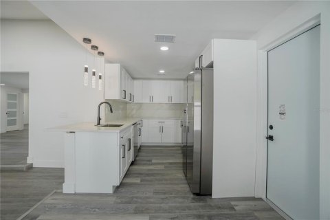 Villa ou maison à louer à Venice, Floride: 2 chambres, 145.11 m2 № 2388288 - photo 20